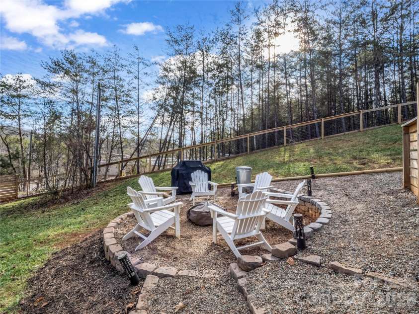 109 Elf Haven Lane, Weaverville, NC 28787.  MLS# CAR4330980, YatesRealty ID 5479. 