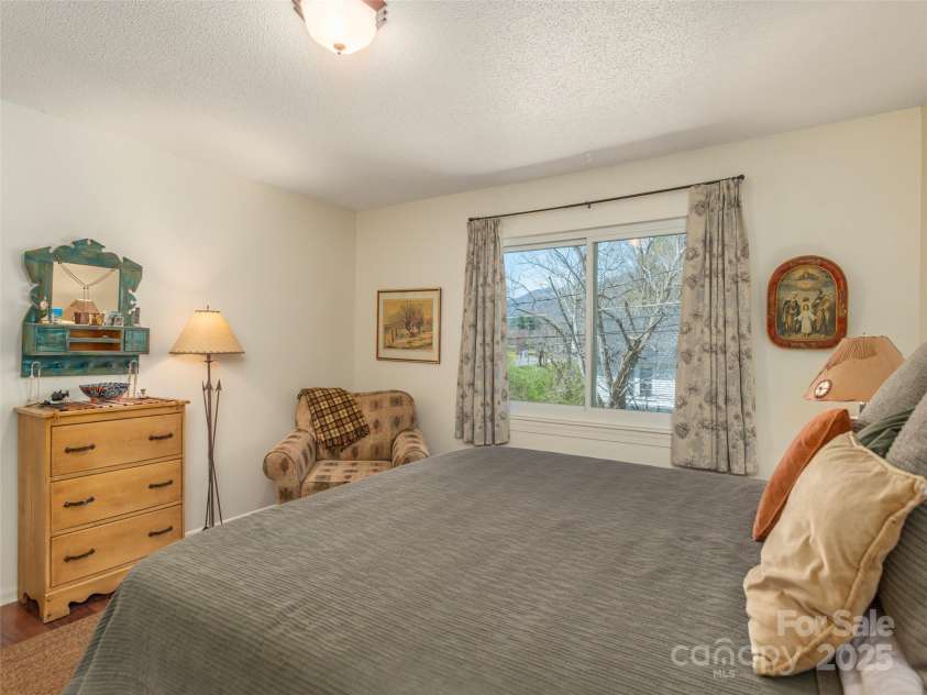 325 Richland Street, Waynesville, NC 28786.  MLS# CAR4243416, YatesRealty ID 5479. 