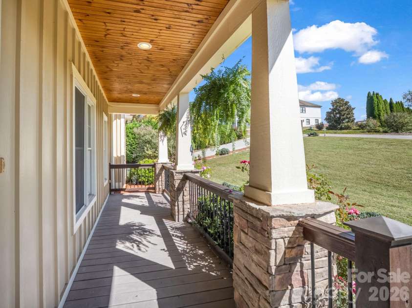 61 Mountain Shadows Drive, Leicester, NC 28748.  MLS# CAR4431319, YatesRealty ID 54790. 