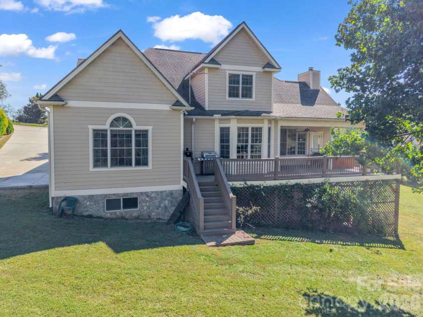 61 Mountain Shadows Drive, Leicester, NC 28748.  MLS# CAR4431319, YatesRealty ID 54790. 