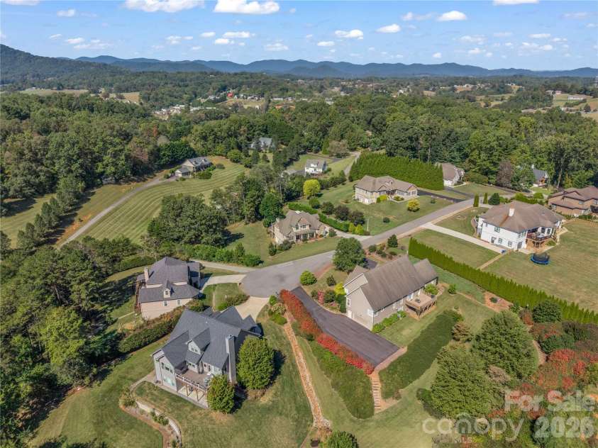 61 Mountain Shadows Drive, Leicester, NC 28748.  MLS# CAR4431319, YatesRealty ID 54790. 
