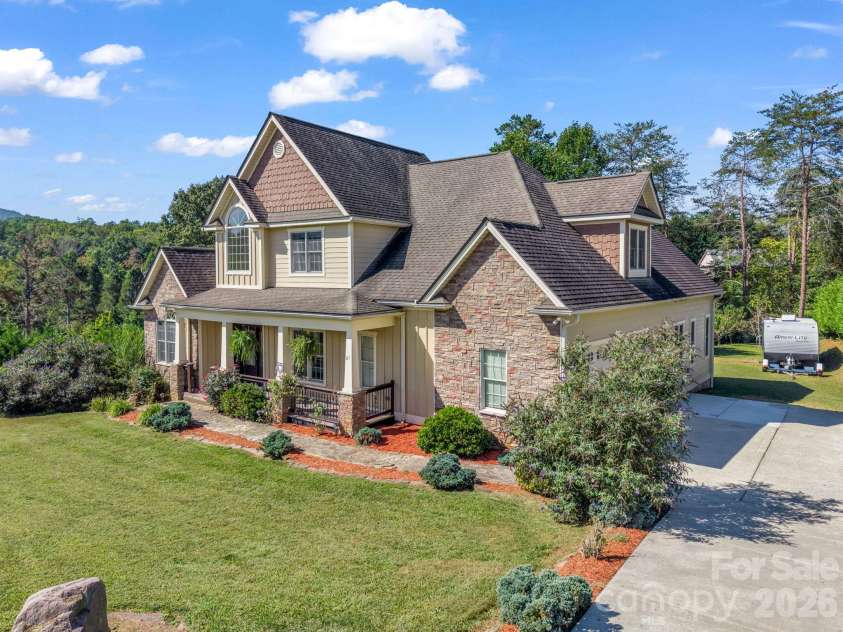 61 Mountain Shadows Drive, Leicester, NC 28748.  MLS# CAR4431319, YatesRealty ID 54790. 