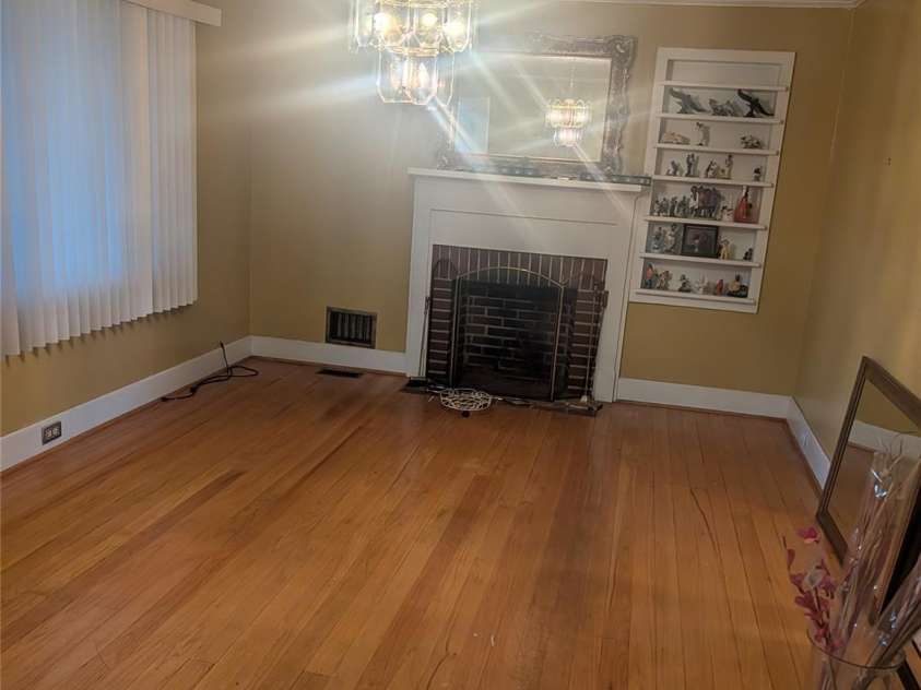 4117 Brocks Mill Road, Cheraw, SC 29520.  MLS# CAR4429573, YatesRealty ID 54792. Family Room