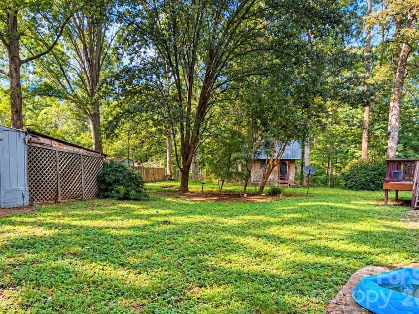 124 Arbor Drive, Statesville, NC 28677.  MLS# CAR4430207, YatesRealty ID 54794. 