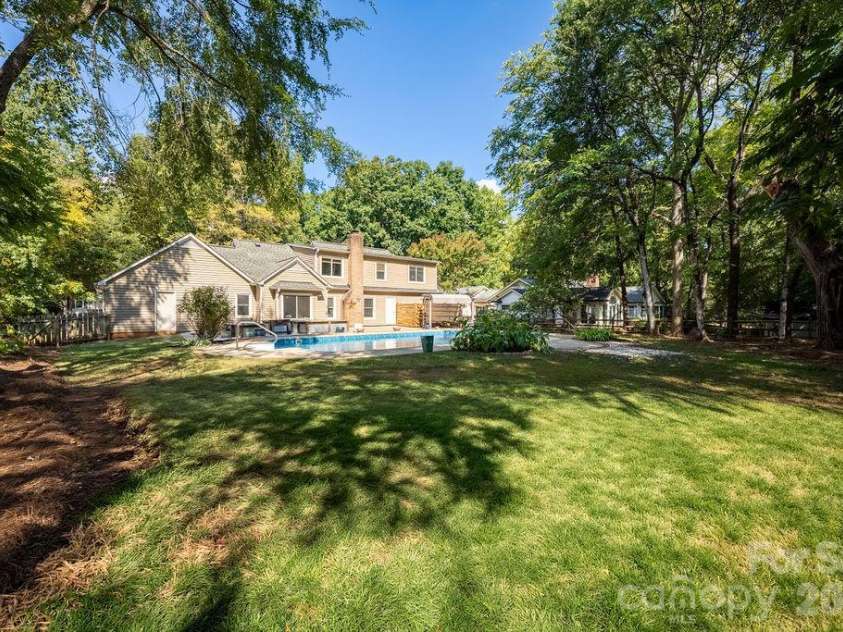 9423 Whitethorn Drive, Charlotte, NC 28277.  MLS# CAR4430638, YatesRealty ID 54796. 