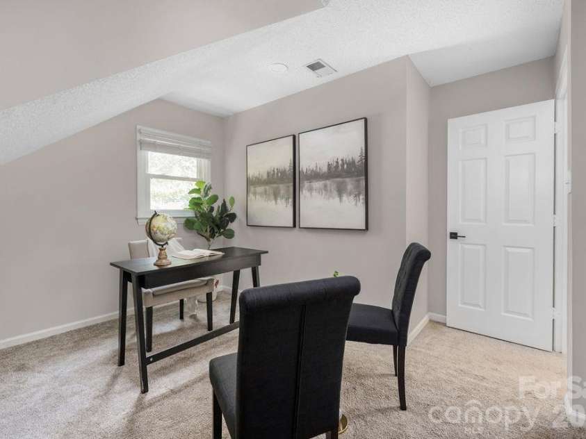 9423 Whitethorn Drive, Charlotte, NC 28277.  MLS# CAR4430638, YatesRealty ID 54796. 