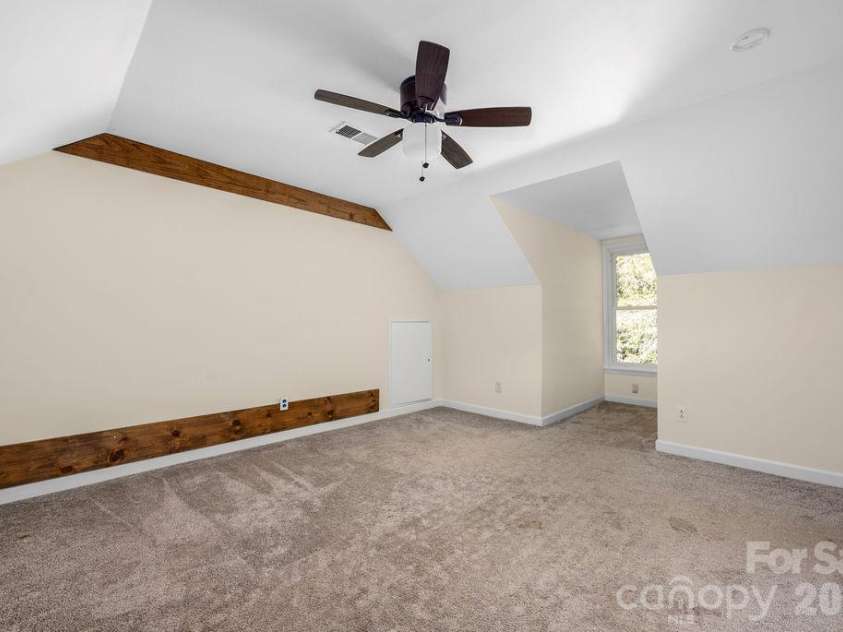 9423 Whitethorn Drive, Charlotte, NC 28277.  MLS# CAR4430638, YatesRealty ID 54796. 