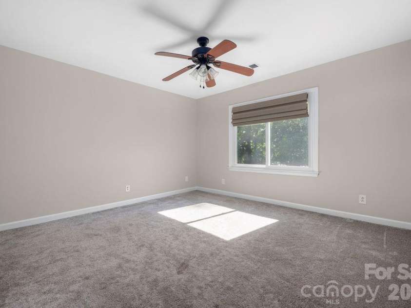 9423 Whitethorn Drive, Charlotte, NC 28277.  MLS# CAR4430638, YatesRealty ID 54796. 