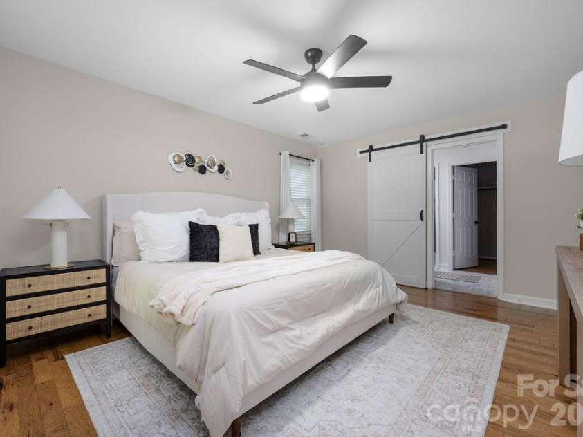 9423 Whitethorn Drive, Charlotte, NC 28277.  MLS# CAR4430638, YatesRealty ID 54796. 