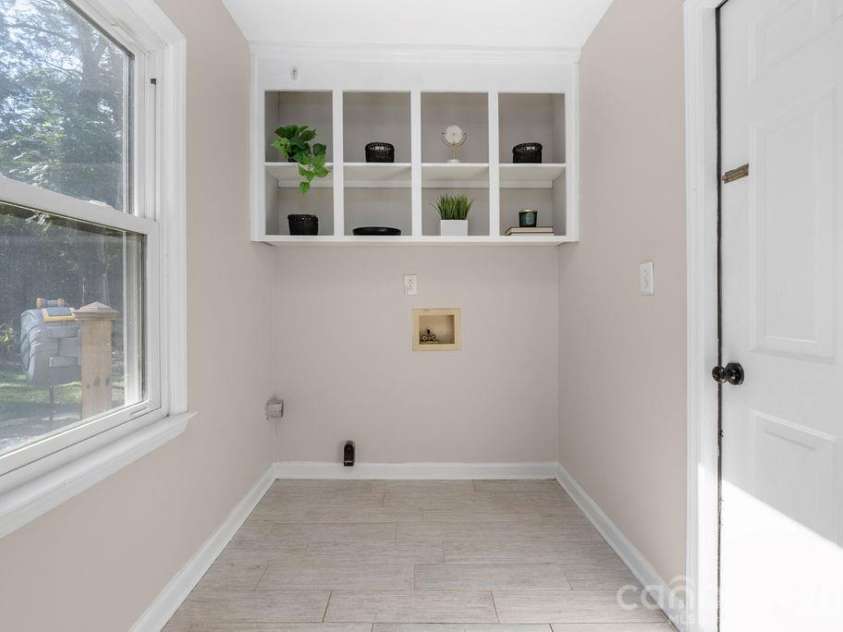 9423 Whitethorn Drive, Charlotte, NC 28277.  MLS# CAR4430638, YatesRealty ID 54796. 