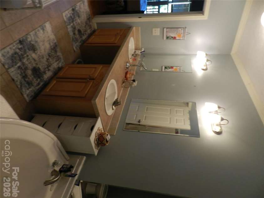 3 Lauren Lane, Candler, NC 28715.  MLS# CAR4421667, YatesRealty ID 54800. Master Bath View 2