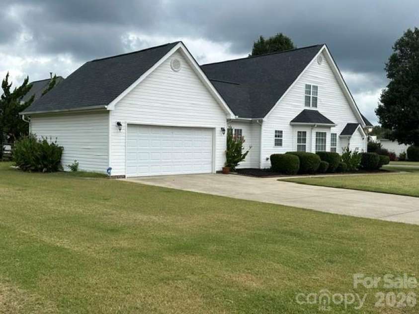 2001 Hemby Commons Corner, Indian Trail, NC 28079.  MLS# CAR4428922, YatesRealty ID 54801. 