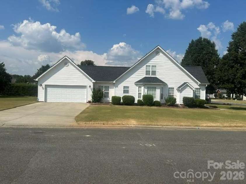 2001 Hemby Commons Corner, Indian Trail, NC 28079.  MLS# CAR4428922, YatesRealty ID 54801. 
