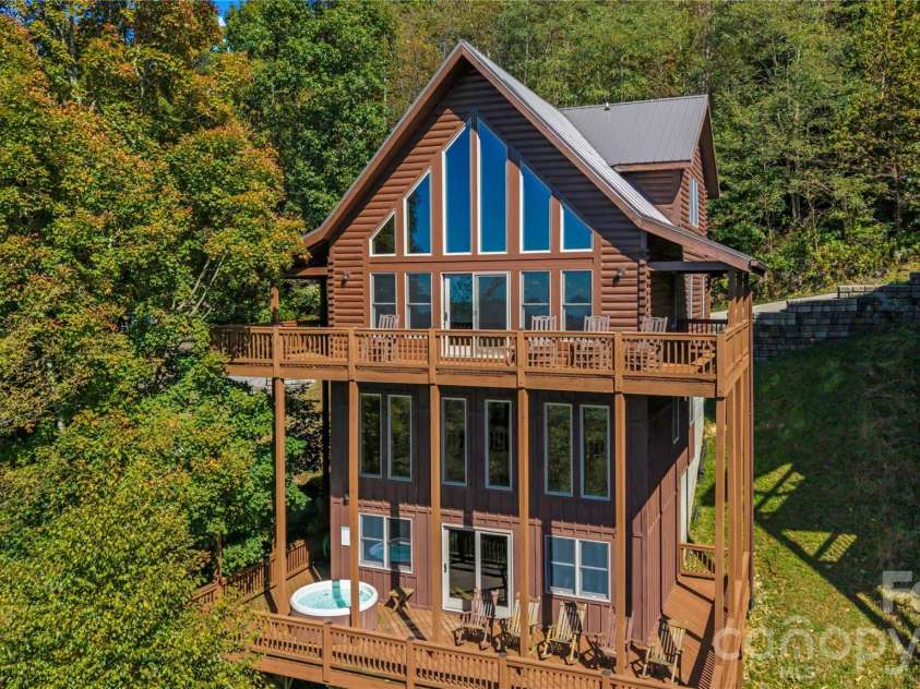 39 Valley Heights Road, Mars Hill, NC 28754.  MLS# CAR4429432, YatesRealty ID 54803. 