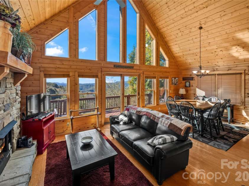 39 Valley Heights Road, Mars Hill, NC 28754.  MLS# CAR4429432, YatesRealty ID 54803. 