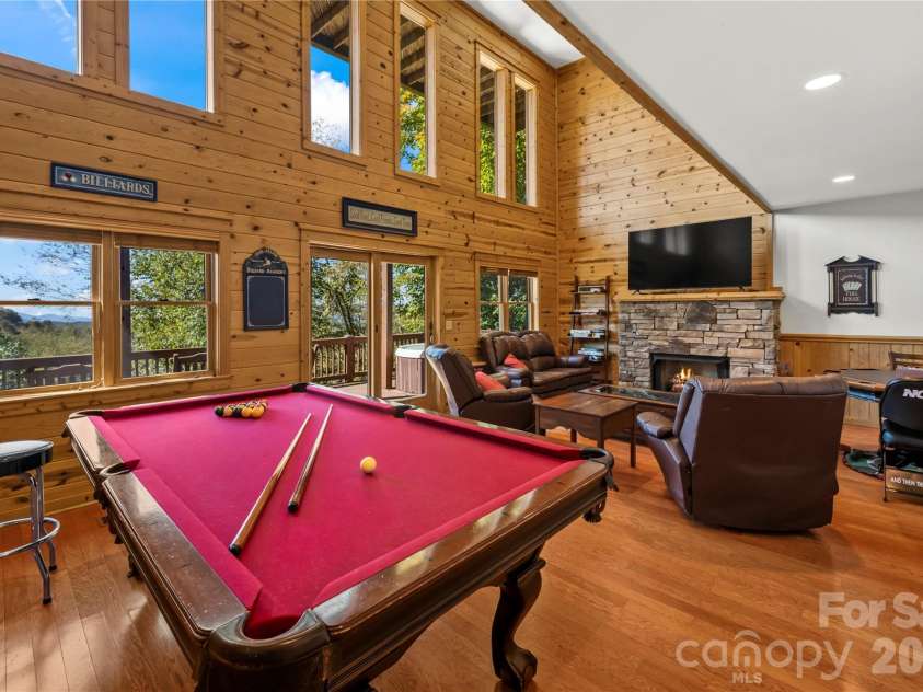 39 Valley Heights Road, Mars Hill, NC 28754.  MLS# CAR4429432, YatesRealty ID 54803. 