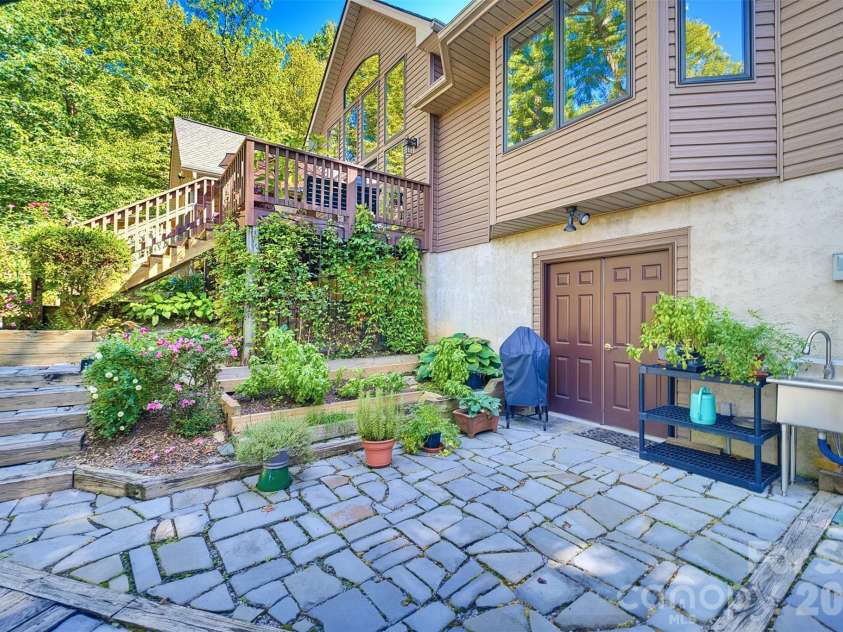 200 Timberlane Circle, Pisgah Forest, NC 28768.  MLS# CAR4429126, YatesRealty ID 54805. 