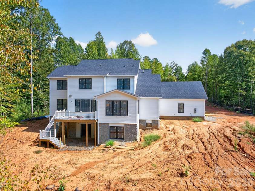 1064 Ventosa Drive, Denver, NC 28037.  MLS# CAR4428448, YatesRealty ID 54806. 