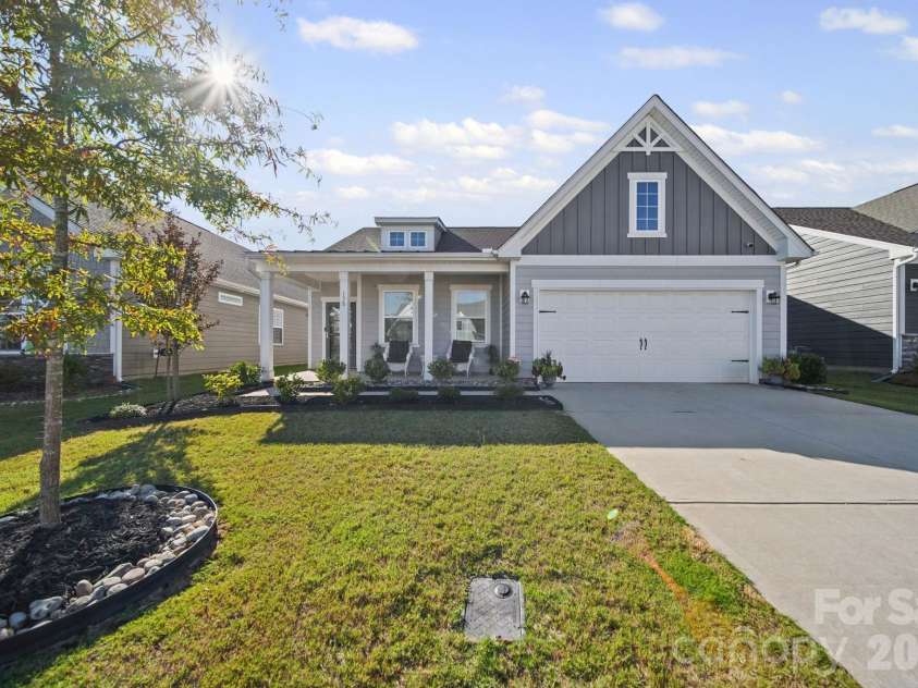 138 Pampas Place, Statesville, NC 28625.  MLS# CAR4431149, YatesRealty ID 54808. Front Yard