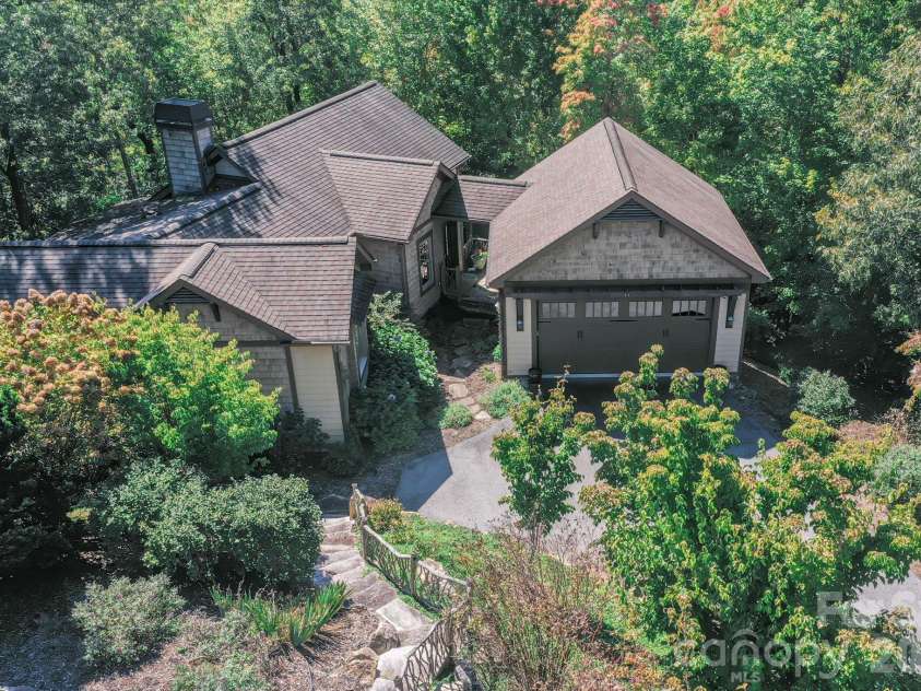 44 Sunset Trace, Brevard, NC 28712.  MLS# CAR4429326, YatesRealty ID 54809. 