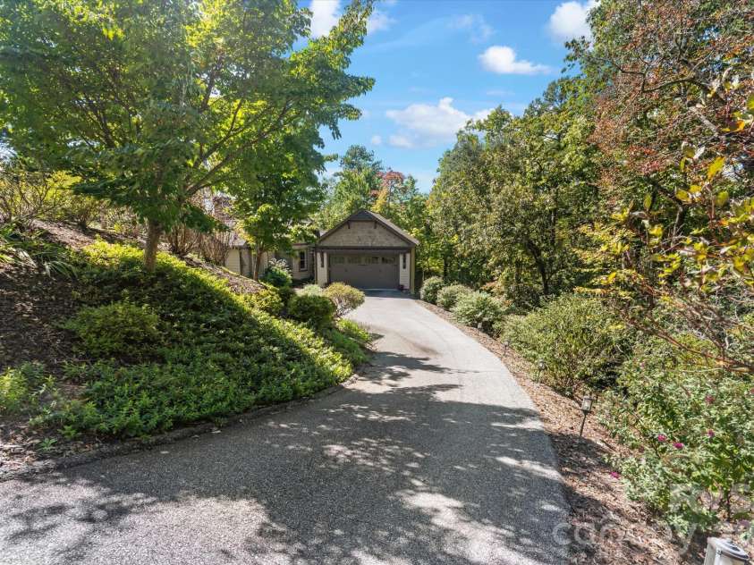 44 Sunset Trace, Brevard, NC 28712.  MLS# CAR4429326, YatesRealty ID 54809. 