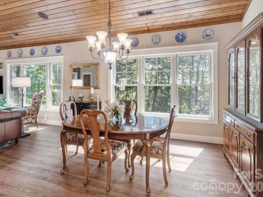 44 Sunset Trace, Brevard, NC 28712.  MLS# CAR4429326, YatesRealty ID 54809. 