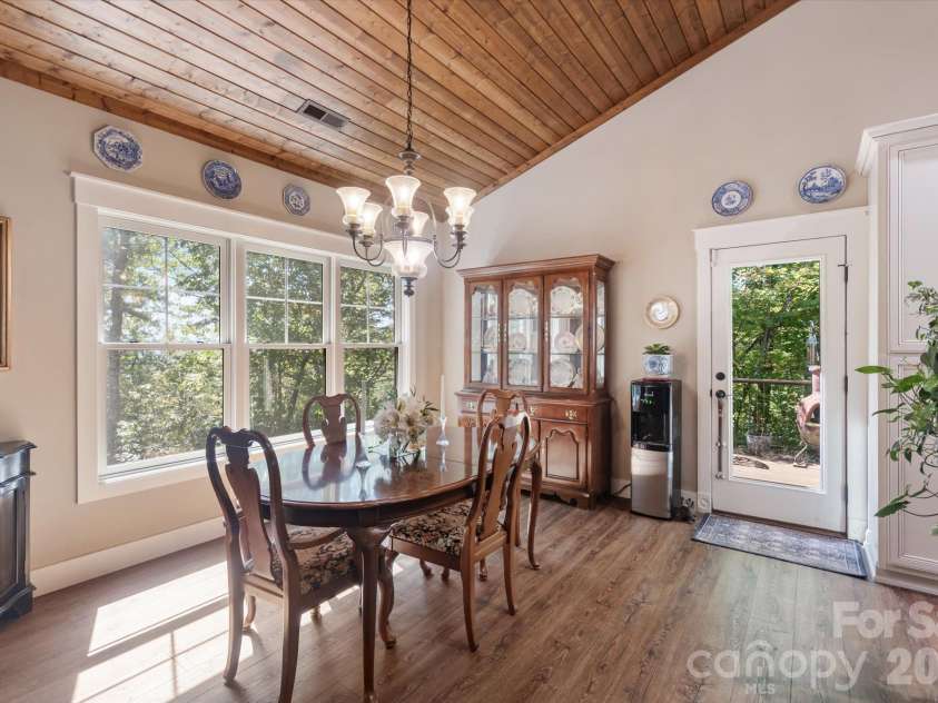 44 Sunset Trace, Brevard, NC 28712.  MLS# CAR4429326, YatesRealty ID 54809. 