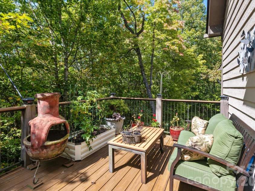 44 Sunset Trace, Brevard, NC 28712.  MLS# CAR4429326, YatesRealty ID 54809. 