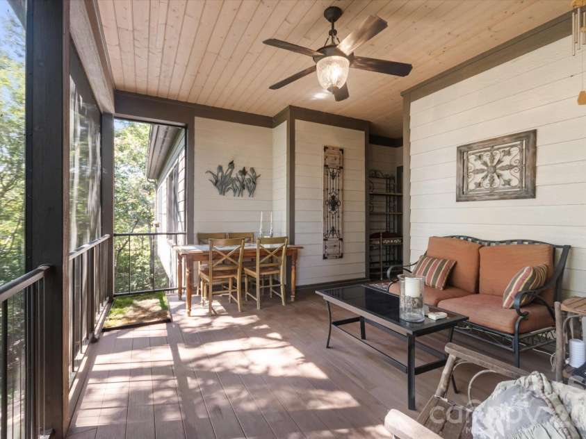 44 Sunset Trace, Brevard, NC 28712.  MLS# CAR4429326, YatesRealty ID 54809. 