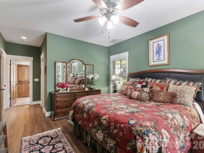 44 Sunset Trace, Brevard, NC 28712.  MLS# CAR4429326, YatesRealty ID 54809. 