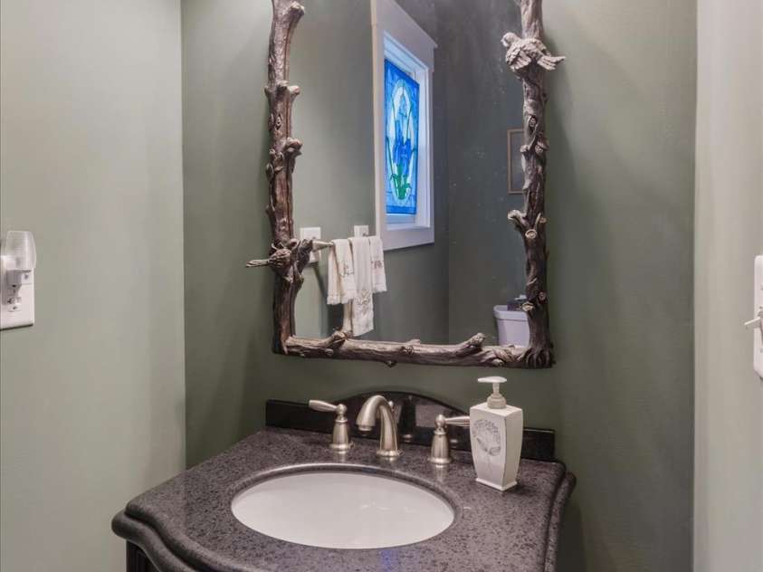 44 Sunset Trace, Brevard, NC 28712.  MLS# CAR4429326, YatesRealty ID 54809. Powder Room
