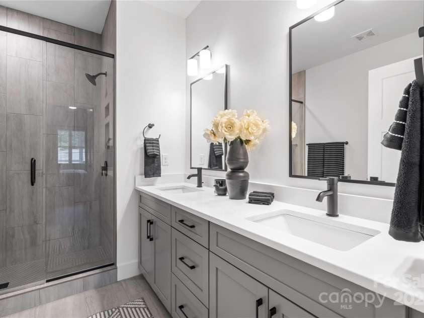 105 Coralroot Lane, Arden, NC 28704.  MLS# CAR4166964, YatesRealty ID 5481. Similar Unit