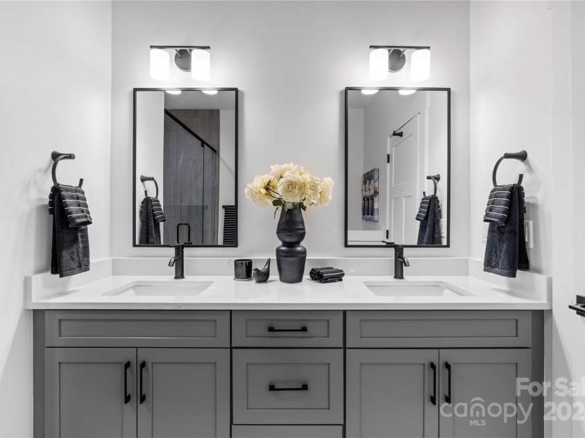 105 Coralroot Lane, Arden, NC 28704.  MLS# CAR4166964, YatesRealty ID 5481. Similar Unit