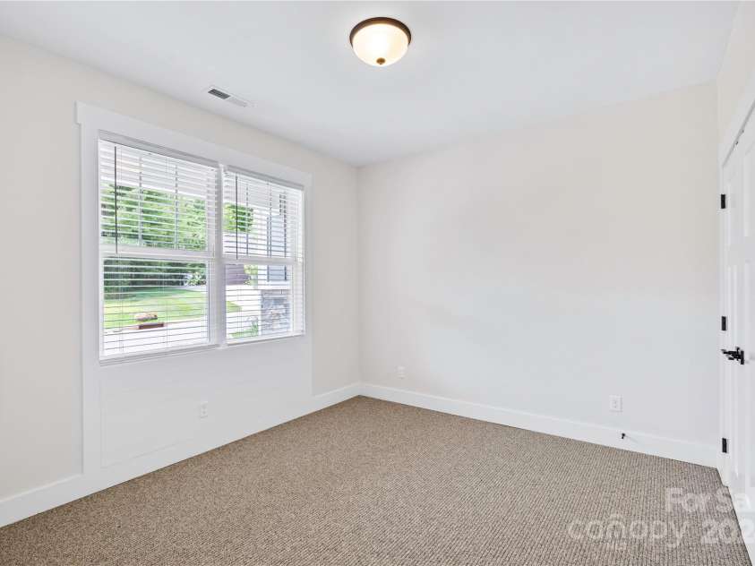 105 Coralroot Lane, Arden, NC 28704.  MLS# CAR4166964, YatesRealty ID 5481. Similar Unit