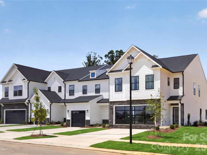 305 Northern Star Drive, Monroe, NC 28110.  MLS# CAR4431404, YatesRealty ID 54812. 