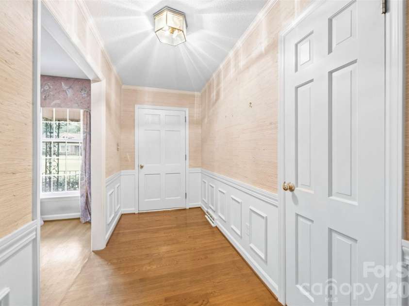 3223 Gardner Park Drive, Gastonia, NC 28054.  MLS# CAR4428277, YatesRealty ID 54816. 