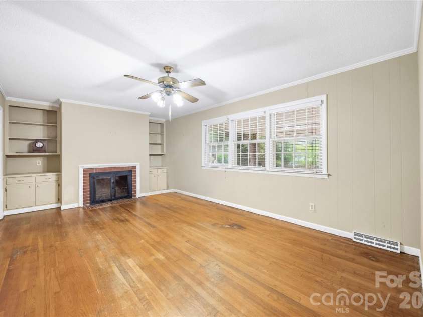 3223 Gardner Park Drive, Gastonia, NC 28054.  MLS# CAR4428277, YatesRealty ID 54816. 