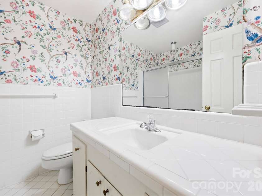 3223 Gardner Park Drive, Gastonia, NC 28054.  MLS# CAR4428277, YatesRealty ID 54816. 