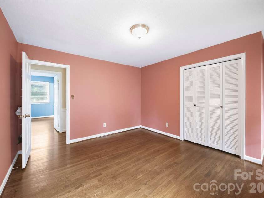 3223 Gardner Park Drive, Gastonia, NC 28054.  MLS# CAR4428277, YatesRealty ID 54816. 