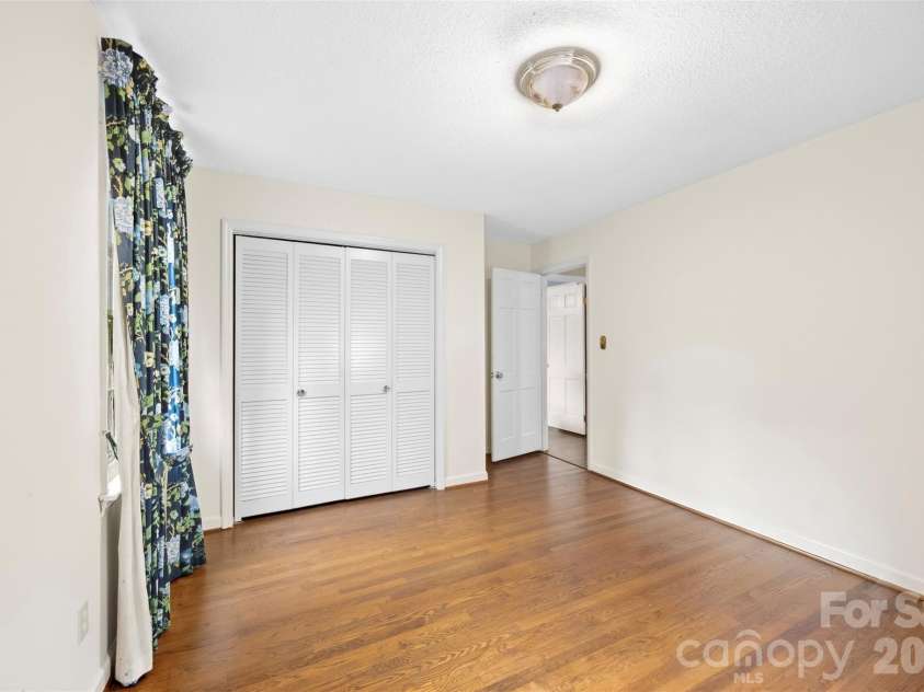 3223 Gardner Park Drive, Gastonia, NC 28054.  MLS# CAR4428277, YatesRealty ID 54816. 