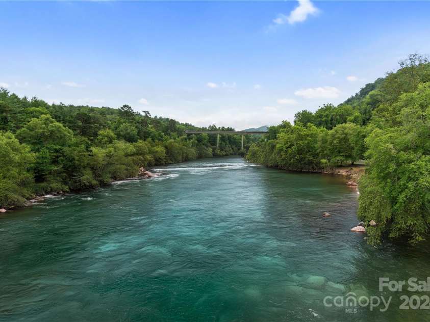 26 Heartleaf Circle, Arden, NC 28704.  MLS# CAR4166917, YatesRealty ID 5482. French Broad River