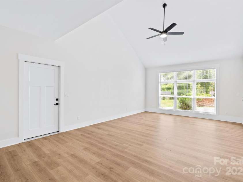 26 Heartleaf Circle, Arden, NC 28704.  MLS# CAR4166917, YatesRealty ID 5482. Similar Unit