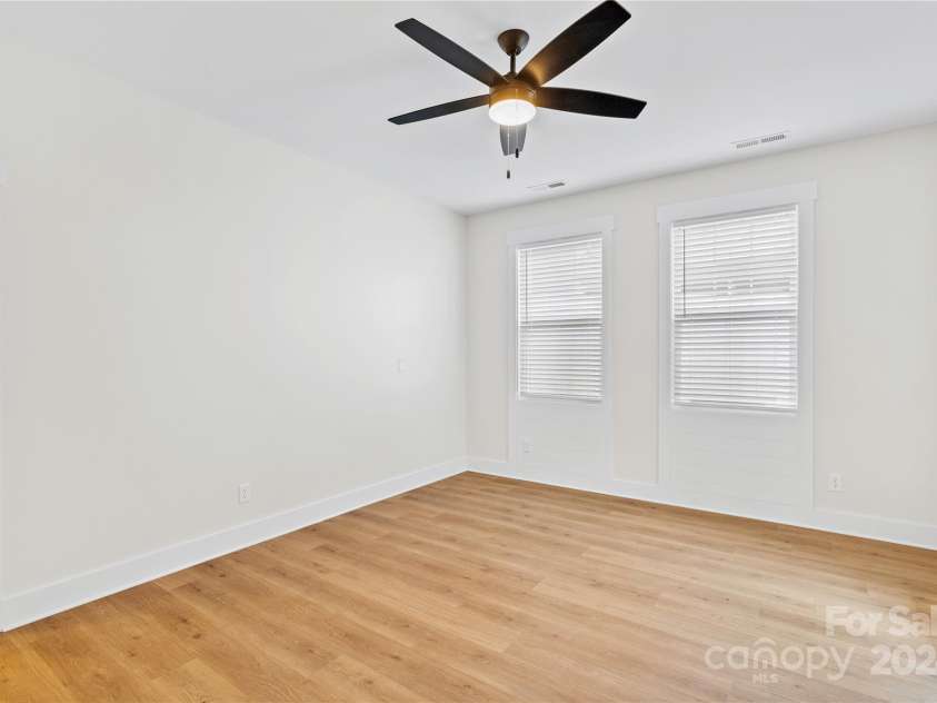 26 Heartleaf Circle, Arden, NC 28704.  MLS# CAR4166917, YatesRealty ID 5482. Similar Unit