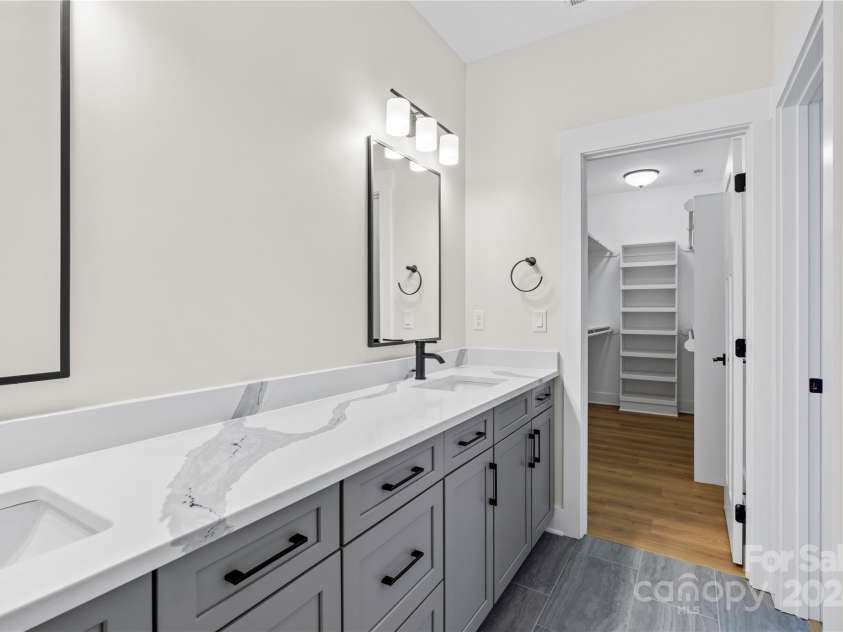 26 Heartleaf Circle, Arden, NC 28704.  MLS# CAR4166917, YatesRealty ID 5482. Similar Unit