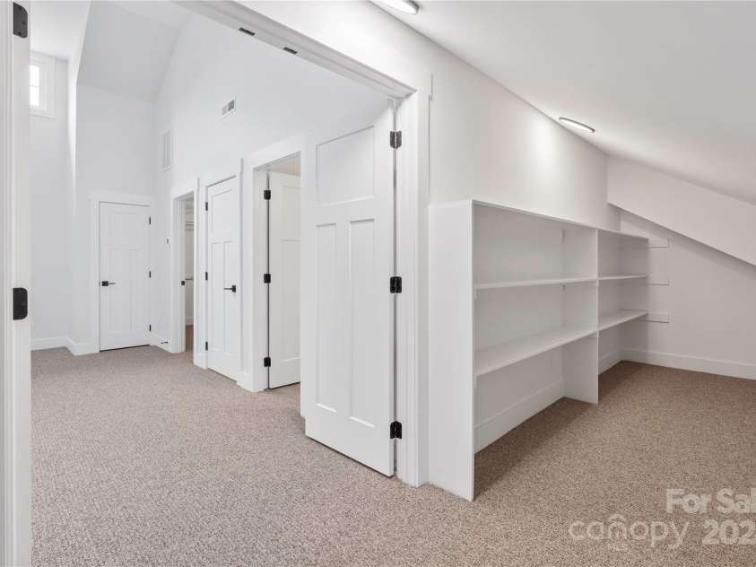26 Heartleaf Circle, Arden, NC 28704.  MLS# CAR4166917, YatesRealty ID 5482. Similar Unit