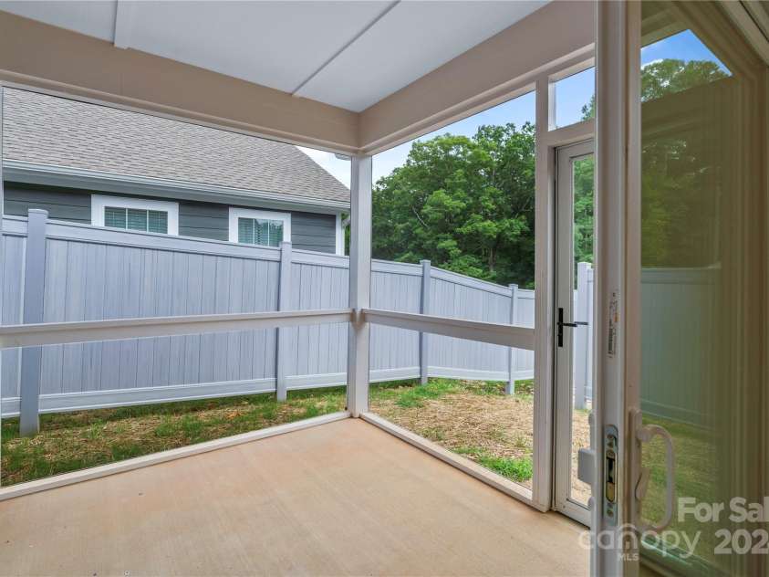 26 Heartleaf Circle, Arden, NC 28704.  MLS# CAR4166917, YatesRealty ID 5482. Similar Unit