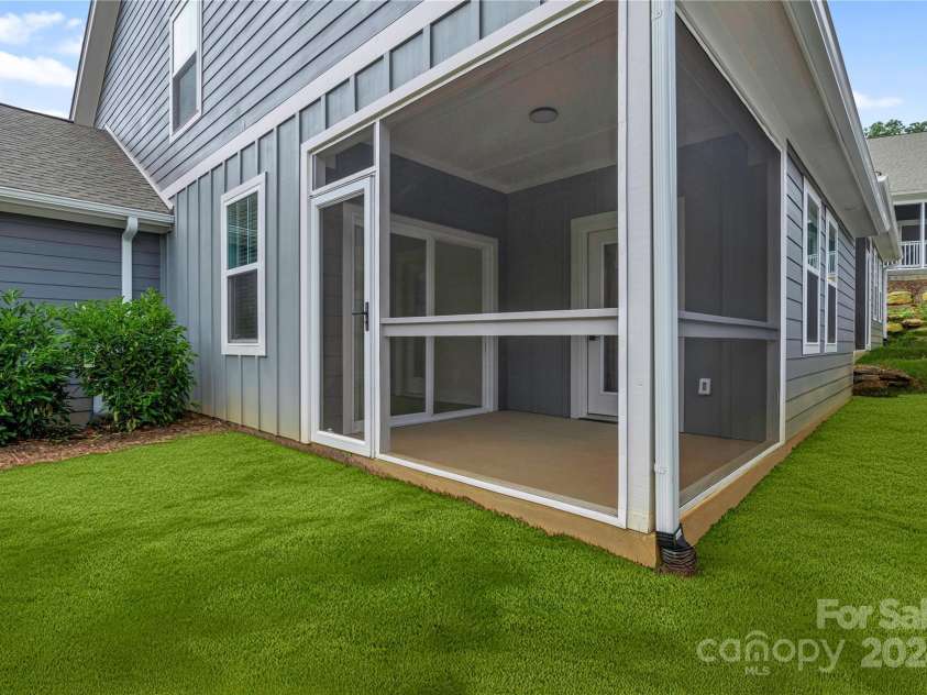26 Heartleaf Circle, Arden, NC 28704.  MLS# CAR4166917, YatesRealty ID 5482. Similar Unit