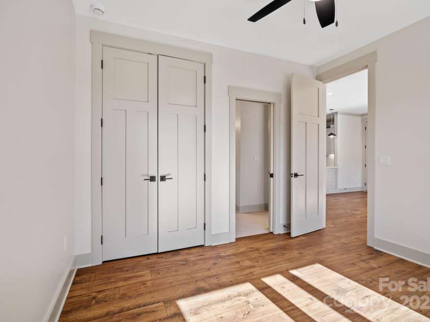 26 Heartleaf Circle, Arden, NC 28704.  MLS# CAR4314580, YatesRealty ID 5482. 