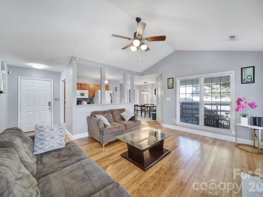 713 Pesca Lane, Matthews, NC 28104.  MLS# CAR4431408, YatesRealty ID 54821. 