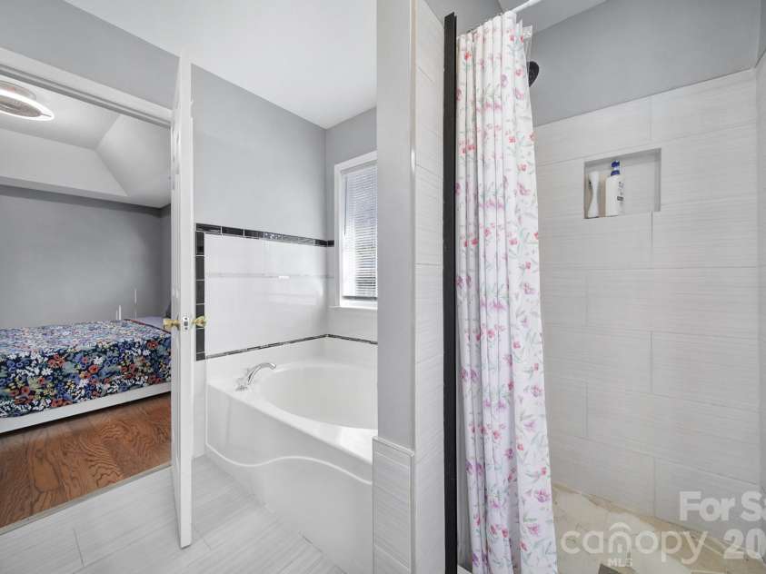 713 Pesca Lane, Matthews, NC 28104.  MLS# CAR4431408, YatesRealty ID 54821. 
